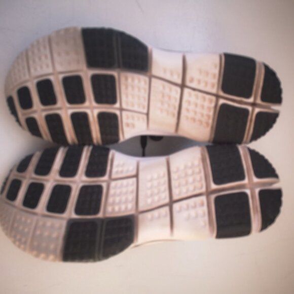 Nike Free Men's Size 8.5 Running Black & White (Sparq) Sneakers - Picture 5 of 8